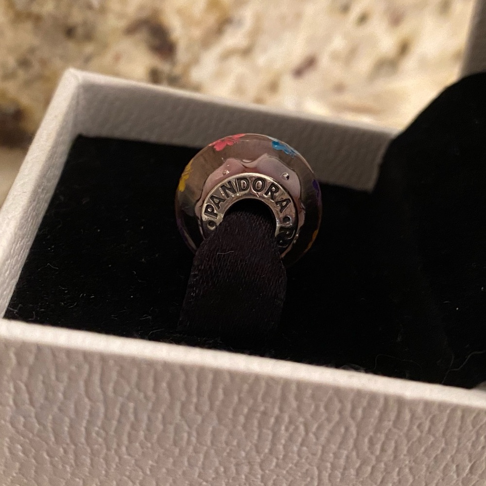 Pandora Hawaii Exclusive Lei Hibiscus Charm RARE - Picture 8 of 9